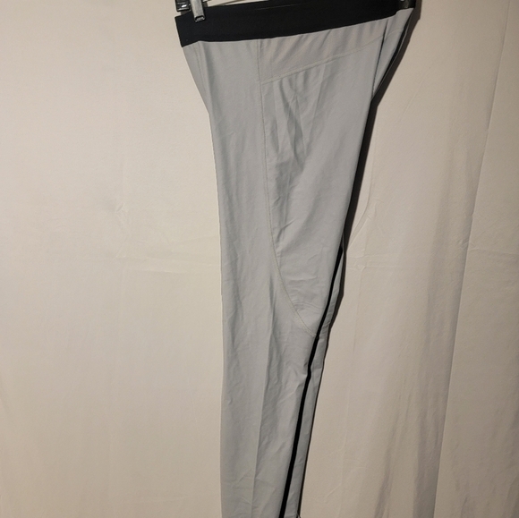 Under Armour Mens Heat Gear ISO-CHILL Size XL 1365226-011 Gray Compression - Picture 3 of 7